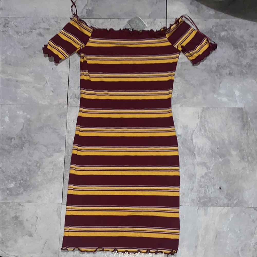 Striped Off-Shoulder Dress in Burgundy and Yellow ambiance women small